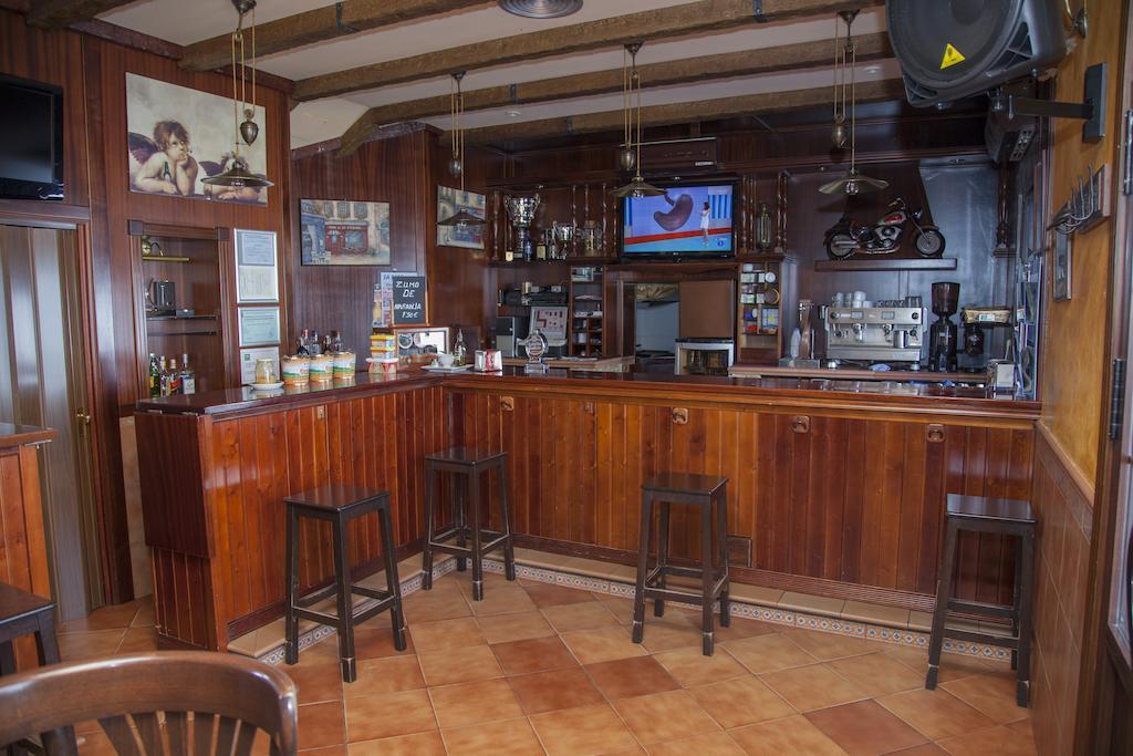 Hostal Pension La Ruta Paterna del Campo Room photo