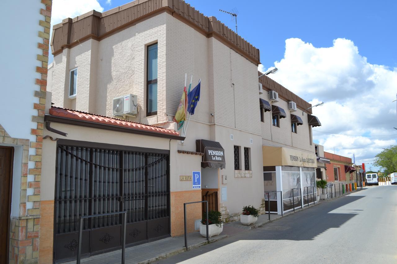 Hostal Pension La Ruta Paterna del Campo Exterior photo