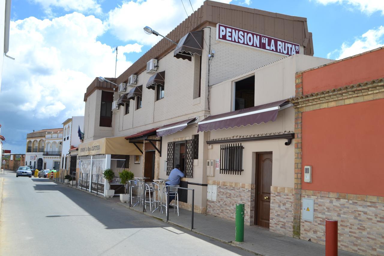 Hostal Pension La Ruta Paterna del Campo Exterior photo