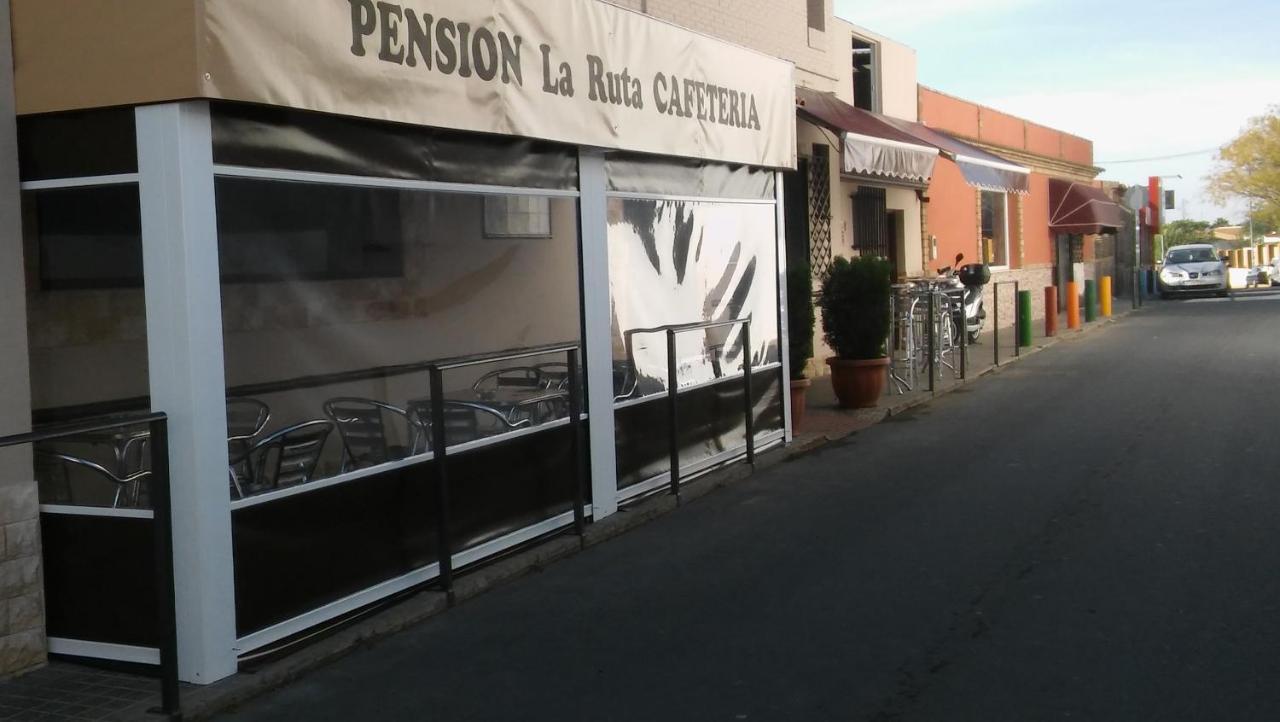 Hostal Pension La Ruta Paterna del Campo Exterior photo